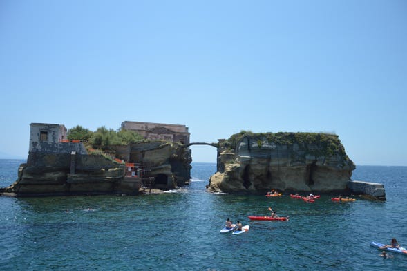 Tour en kayak por el golfo de Nápoles