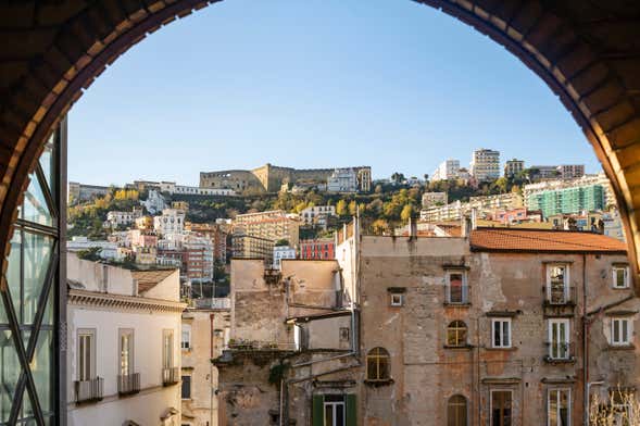 Tour por Montesanto y el mercado de Pignasecca